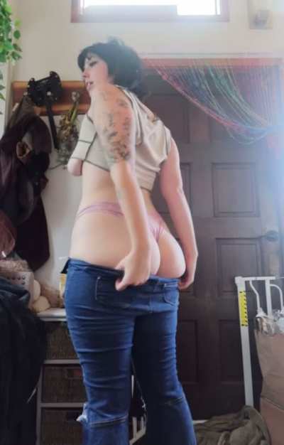 🙈I&rsquo;ll suck your cock, but first eat my doll ass🖤