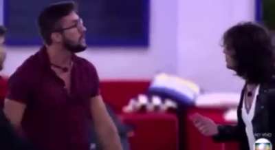 No momento da briga entre Arthur e Fiuk a globo cortou o &aacute;udio original