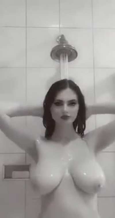Kinda looks like her