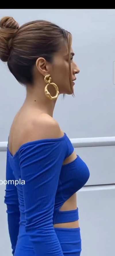 Kriti senon body at ultra slow motion