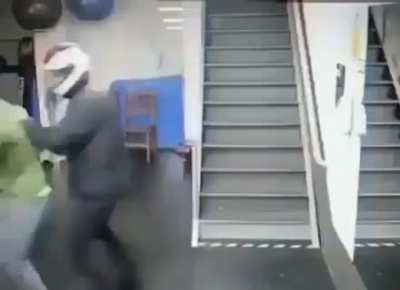 Check business sign before robbing.