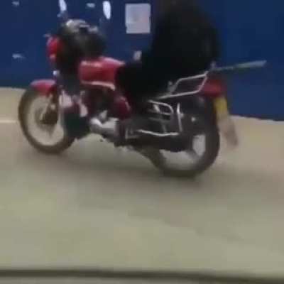 Triste (pra aqueles que se perguntarem sim ele t&aacute; bem)