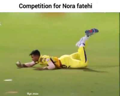 His pose and expression >>>>> whole bollywood 