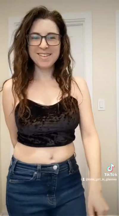 cute_girl_in_glasses