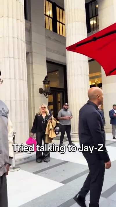 Real Narrative: Super Fan Lames out and Asks Jay-Z Lame Questions But Jay-Z Humbly Gives Him a Photo &amp;amp; Video Still (Guess Jay-Z didn't leave the US like Tinfoil hat people claim)