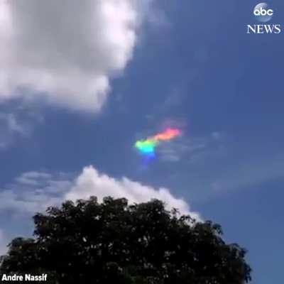 This video captures a wonderful example of the phenomenon known as cloud iridescence, which painted the sky above Ribeirao Claro, Brazil with a brilliant rainbow