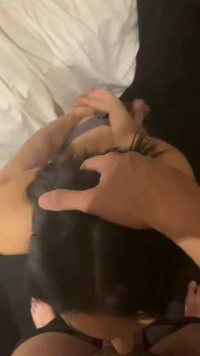 College bitch with no gag reflex 👀