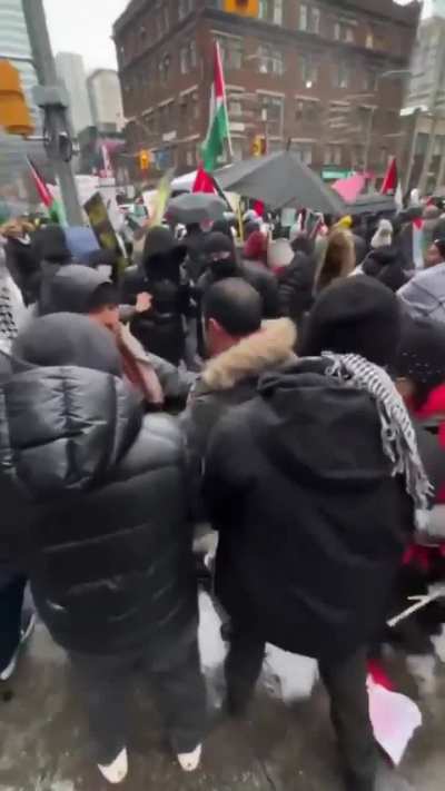 C&rsquo;est ou c&rsquo;est rendu n&rsquo;importe quoi le Canada ?