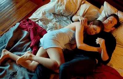 Cuddling up to a leg in &ldquo;Sleeping with Other People&rdquo; (2015)