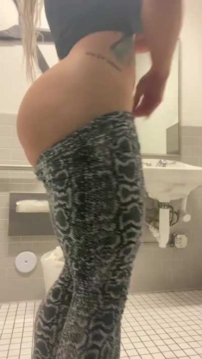 stretch mark b0000ty