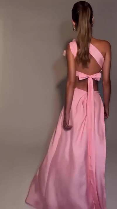 Heavenly beauty in pink flowery top 🪷