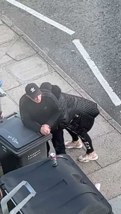 Junkie getting a brown fringer