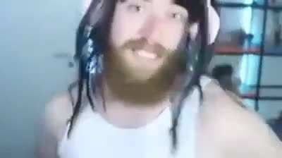 Esse v&iacute;deo eu tirei do FB no grupo de f&atilde;s autoria desconhecida, mas quem postou foi: Angel Bremm