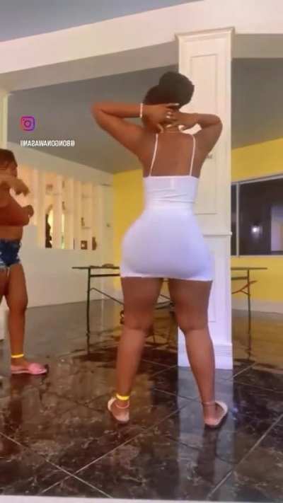 Two Big OL Water Ballon’s Jiggling 