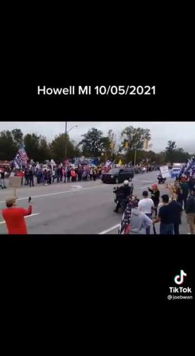 Sleepy Joe gets a warm &ldquo;Trump&rdquo; welcome in Howell, MI&hellip;