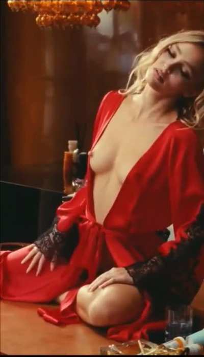 Lily-Rose Depp is smoking hot! 