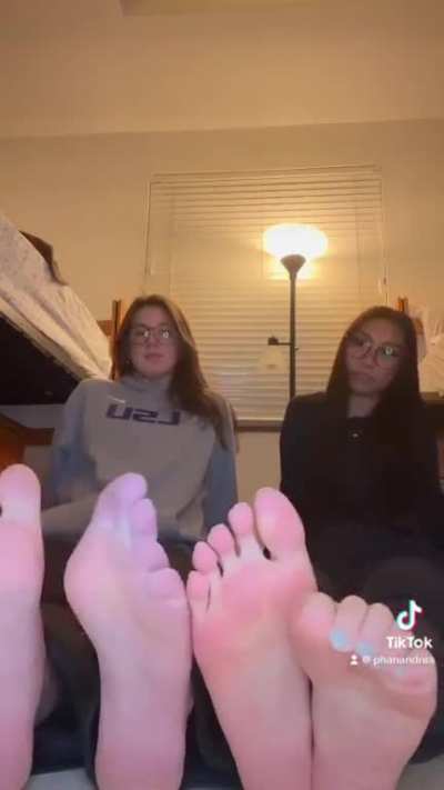 left or right? @phanandrea