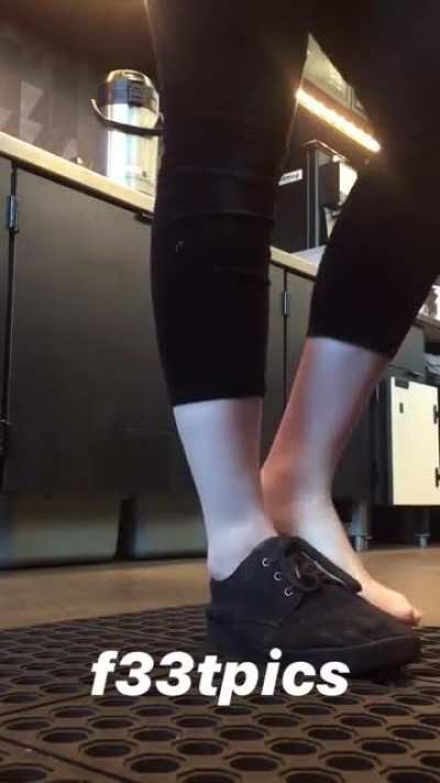 Been a while since a posted a public feet vid 😈