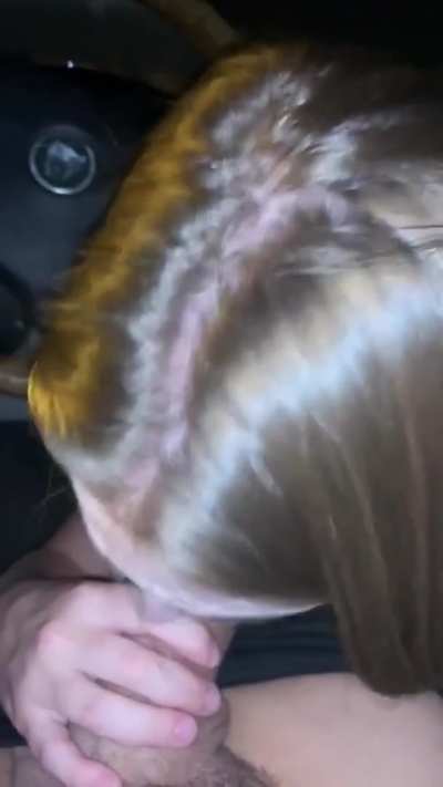 Just love seeing these huge dicks get sucked, it's so sexy