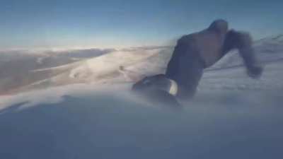 Can we talk about the cameraman&rsquo;s speed, dude&rsquo;s snowboarding backwards 🤯and keeping up!