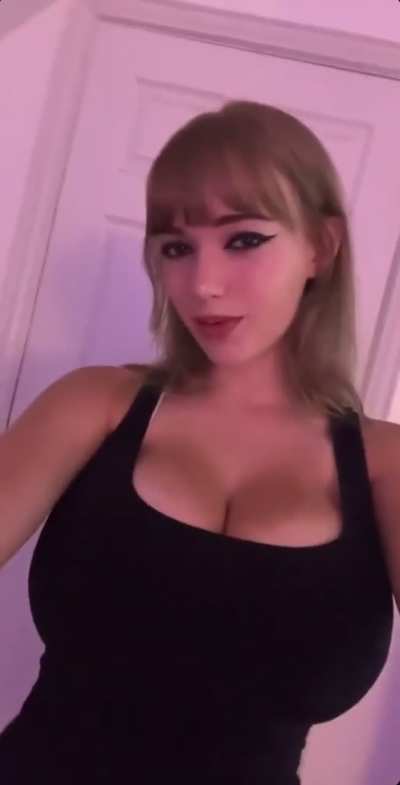 Mikahlynn shake🍒