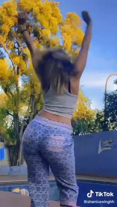 Great pants (@shanicesinghh)