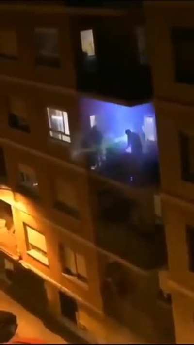 Noisy neighbor