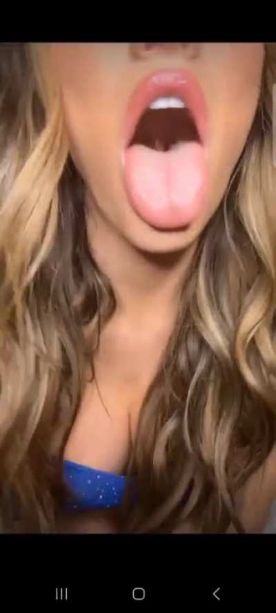 I want ejaculate on the mouth of Lyna Perez...