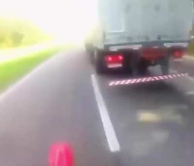 Gringos surtando com o n&iacute;vel das brigas de tr&acirc;nsito no Brasil 