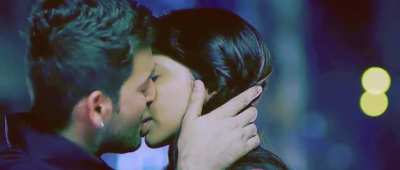 Director never says using tongue but he couldn&rsquo;t control bcz she is Deepika Padukone