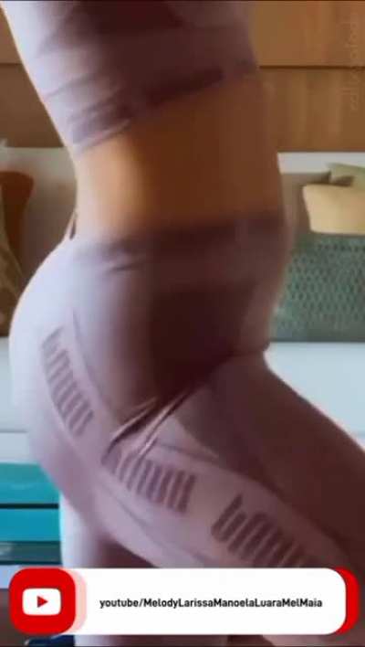 Larissa provocando zoom