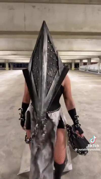 WHAT A COSPLAY