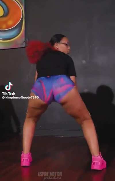 ass shaking