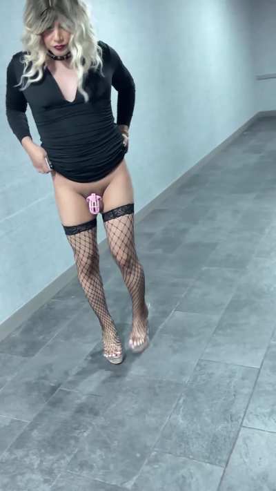 You see me walking the halls like this wyd? 😳