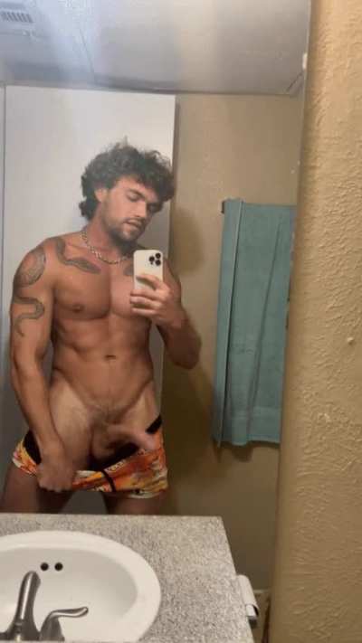 I&rsquo;m a snack, cum taste me😋