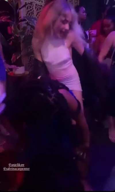 Get it! Gettin lots of dancing Brina lately.. 🥵