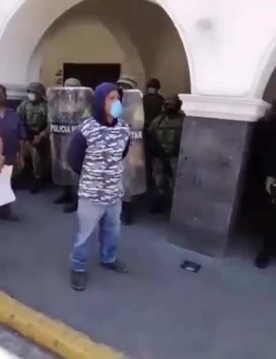 Se&ntilde;or expresa su disconformidad ante el gobierno de Morena en Huejotzingo