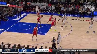 [Highlight] KAT is dialed in from 3. He hits 2 quick 3’s and has 10 pts in the 1st quarter
