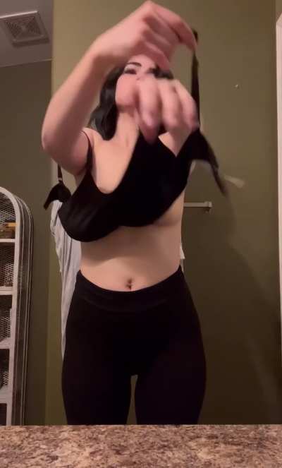 Titty reveal