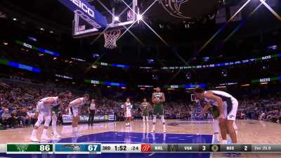 [Highlight] Giannis is called for a 10 second violation