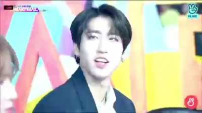 Stray Kids&lsquo; Han realising him jamming to the song is filmed and shown on the main screen for everyone to see