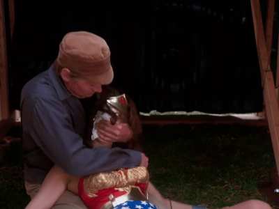 Lynda Carter plots almost groped in Wonder Woman (1977)