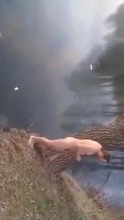 Игорь делает сальто взад