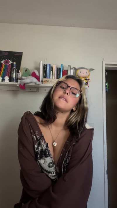Mis tetas est&aacute;n grandes para solo 19