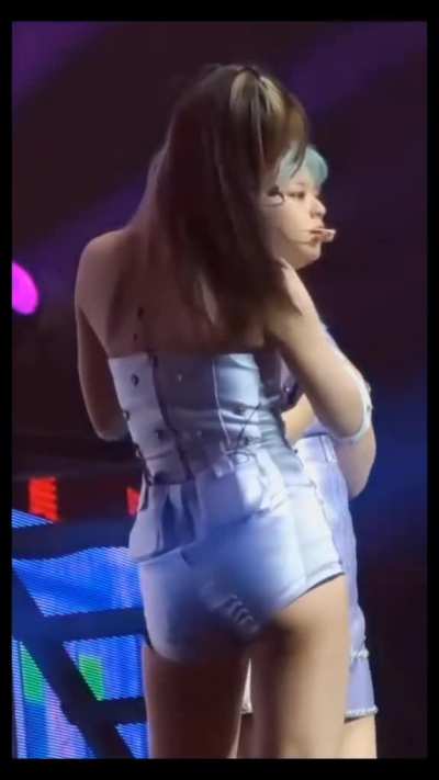 Hirai Momo