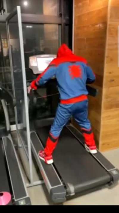 Marvel post credit scenes be like