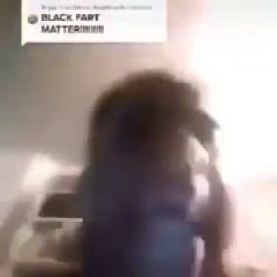 ✊🏿💨