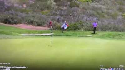 Kevin Na with the 80ft flop shot