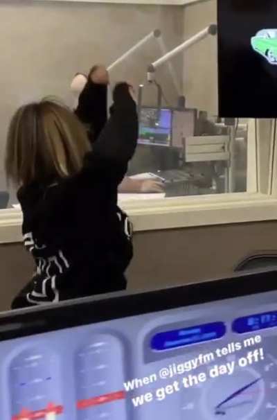 Shaking that ass