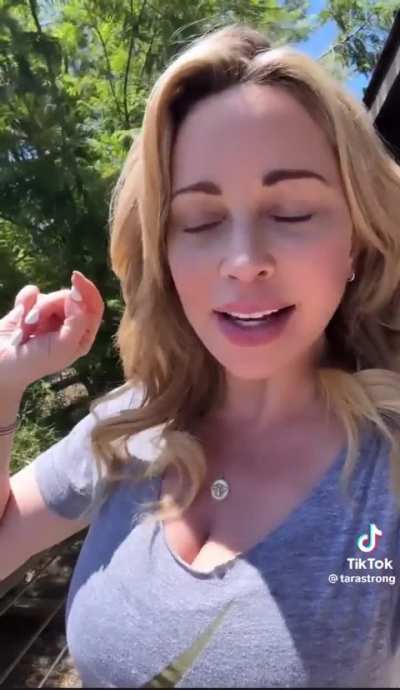 Tara Strong
